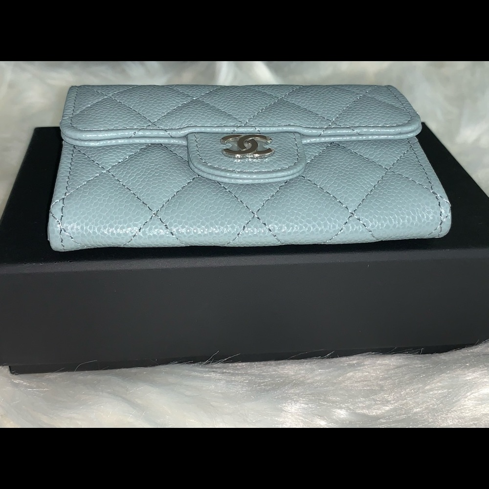 ❌❌SOLD elsewhere❌❌Chanel classic flap card holder - Picture 3 of 13